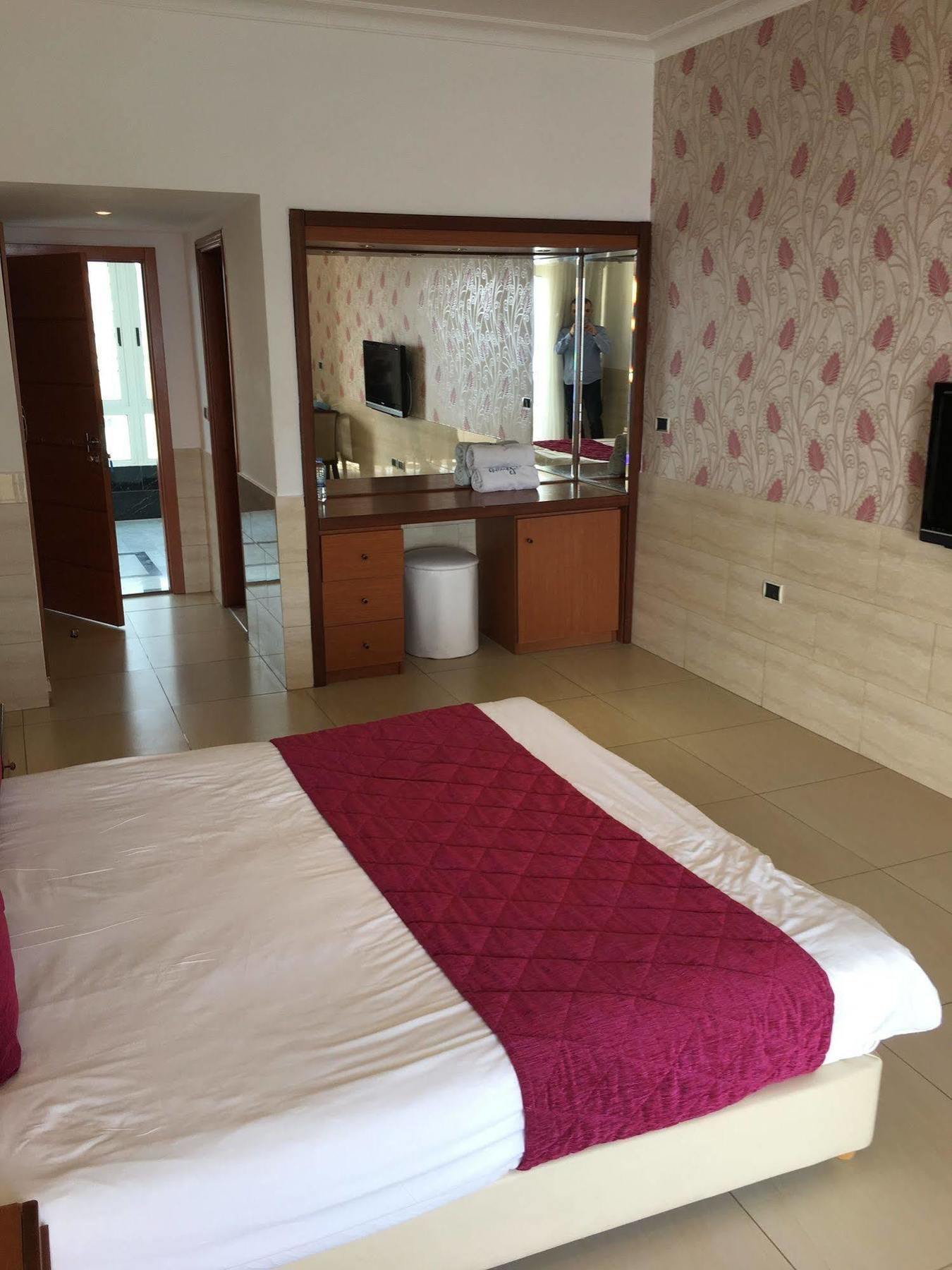 Sawary Beach Hotel Batroûn 외부 사진